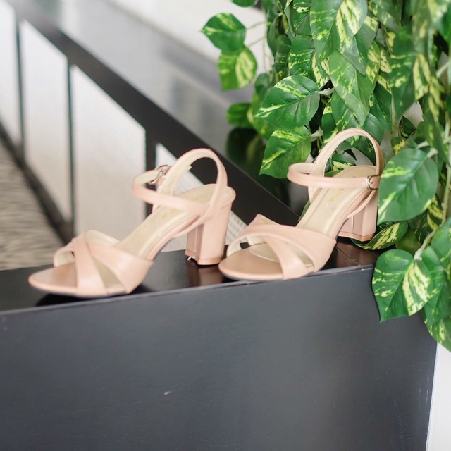 AMORA DRANATHA HEELS WANITA