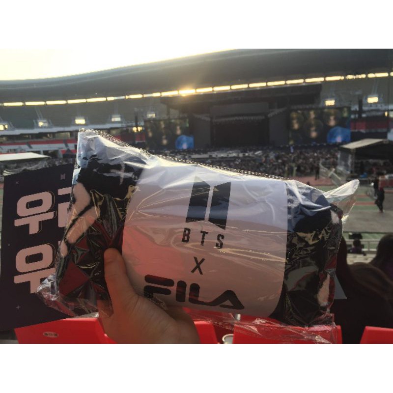 BTS SPEAK YOURSELF FINAL TOUR FILA X BTS BLANKET