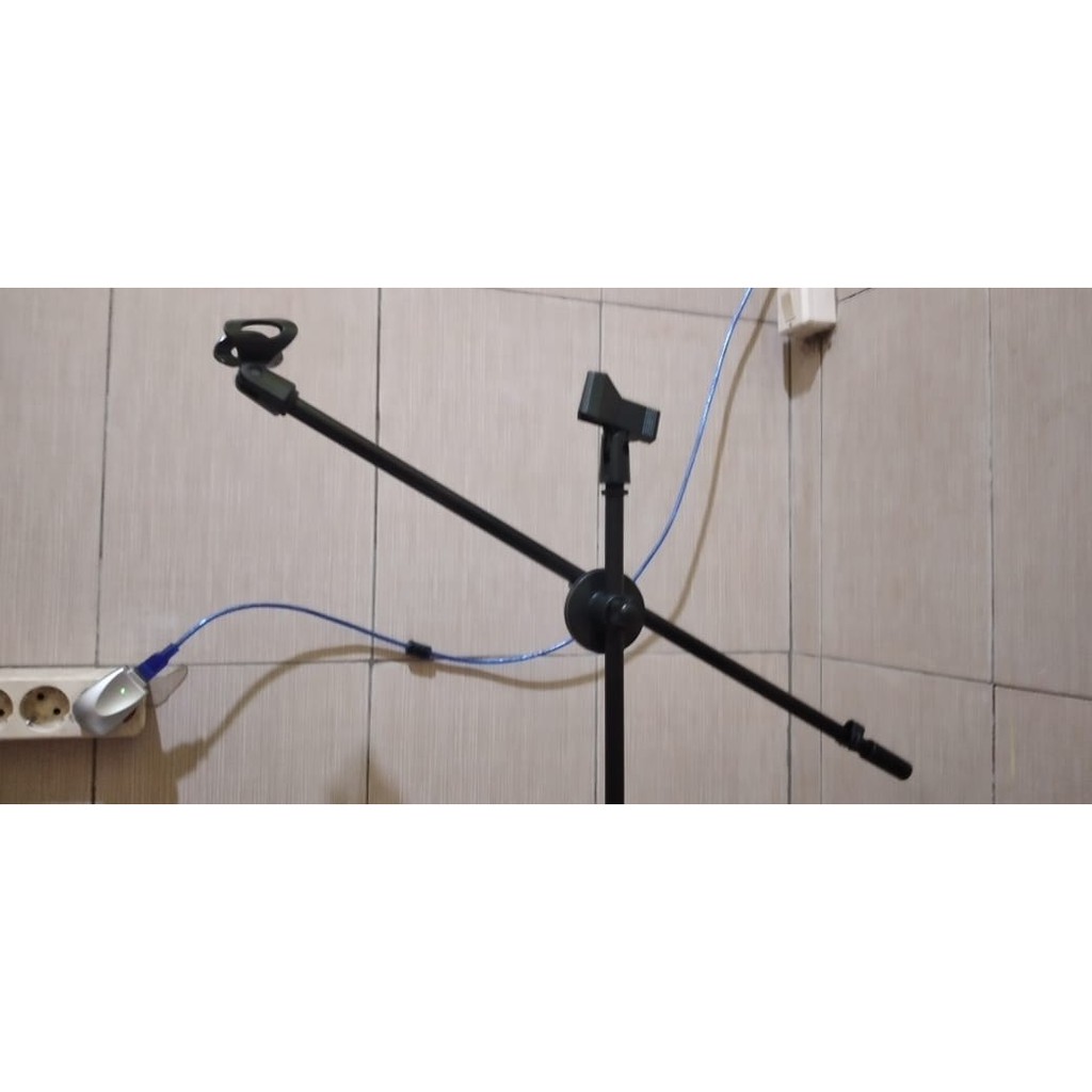 Original stand mic kaki BULAT karaoke holder BUNDAR mik TABLE tempat MICROPHONE gantungan mikrophone studio sound pro audio peganganTRIPOT asli EZT  STAND MIC KAKI BULAT  tinggi max 150- 180 cm bisa di atur sesuai ketinggian ke depan bisa 50 cm diameter p