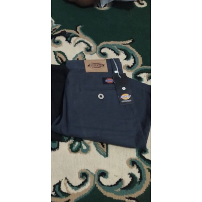 Celana pendek dickies original