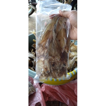 

IKAN ASIN SAMGE, TANPA PENGAWET BERSIH TIDAK TERLALU ASIN