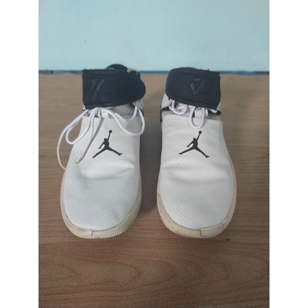 Sepatu Second Air Jordan Why Not Zero 1