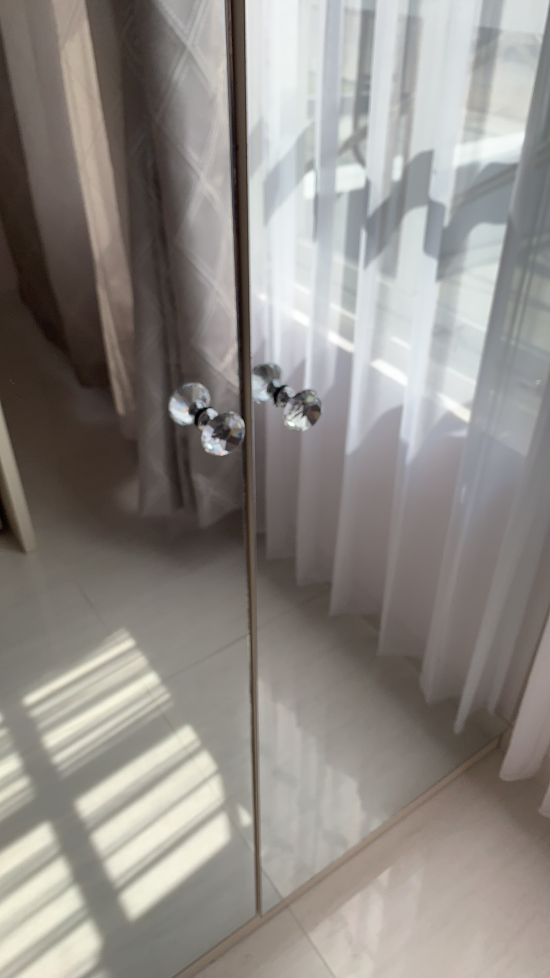 Handle Tarikan Laci Pintu Kristal Warna Putih Bening Ukuran 3cm