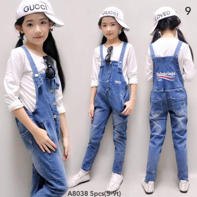 Atasan Balenciaga + overall jeans