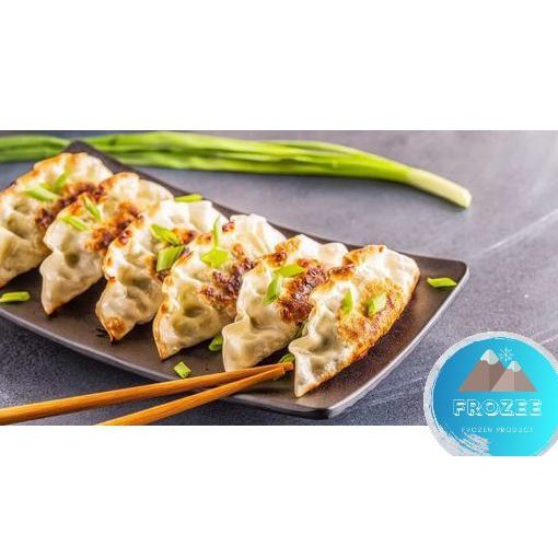 

Chicken Gyoza (Japanese Fried Dumplings) / Pangsit Ayam - 600 Gram Terlaris