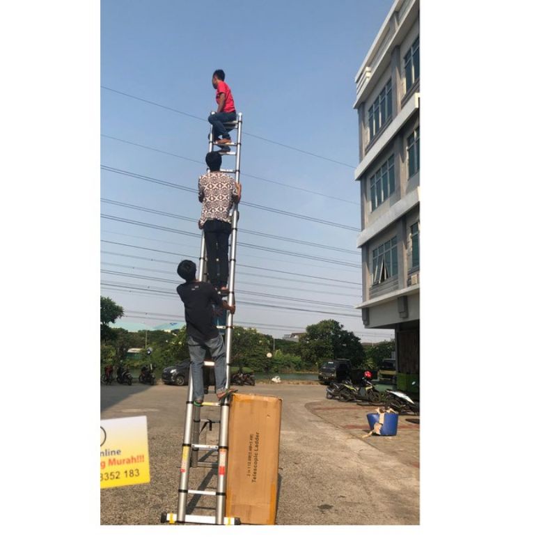 Tangga lipat aluminium Telescopic 10.8 meter double