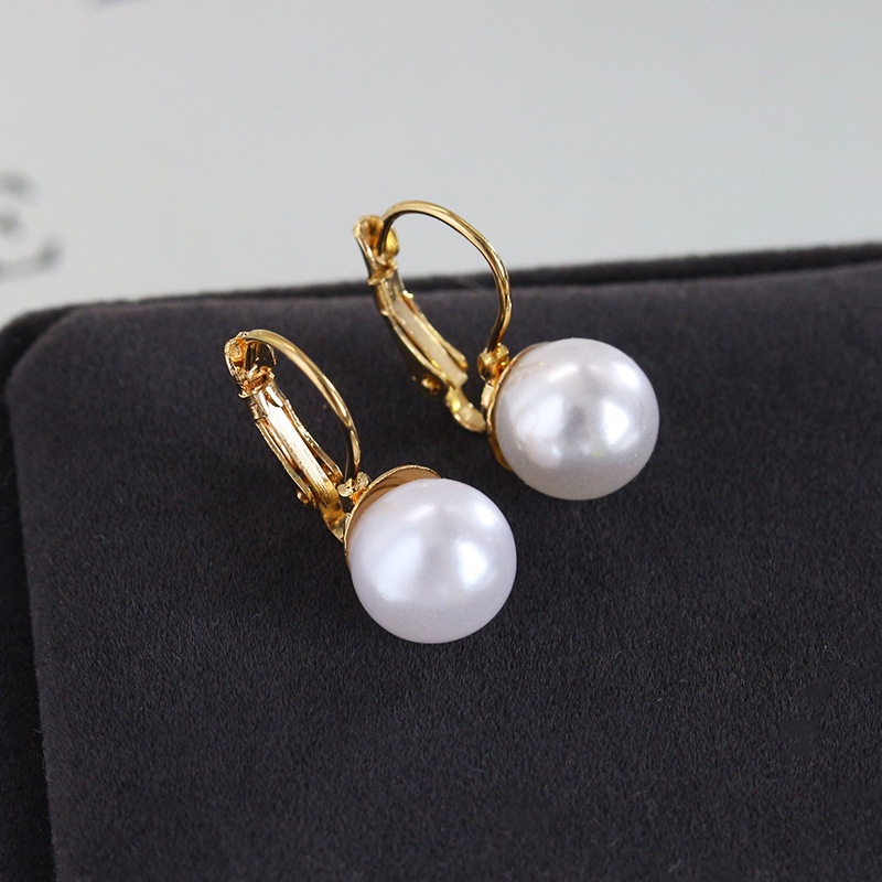 Korean fashion simple pearl earrings new Korean star earrings female pearl inlay