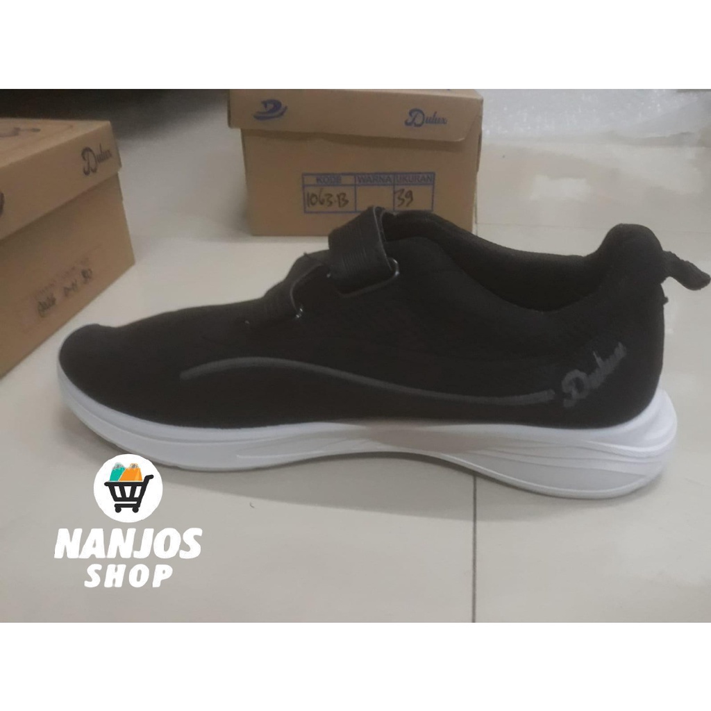 Sepatu Unisex Pria Wanita Kerja Kantor Casual Sekolah Sd-Sma Dulux 1063 B Hitam Putih