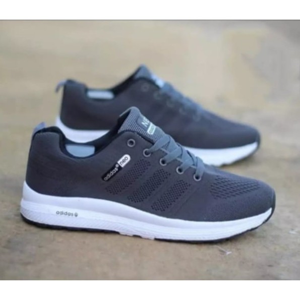 SEPATU SNEAKERS CASUAL / Sepatu sneakers pria / Sepatu casual