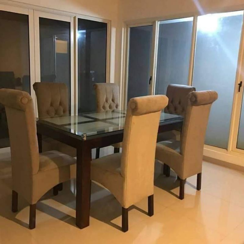 meja makan 6 kursi
