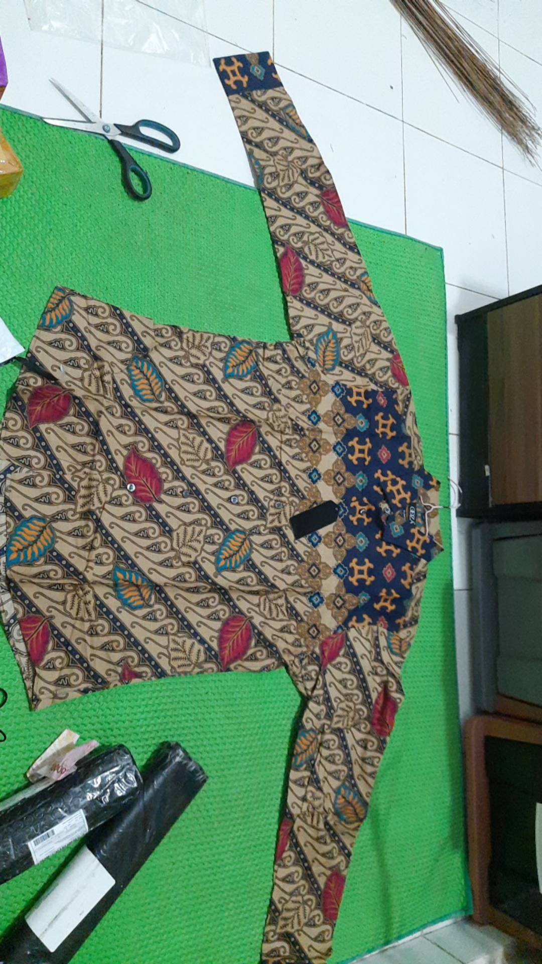 Odza Batik Lengan Panjang Kemeja Pria Batik Pekalongan Slimfit Modern Renatisa
