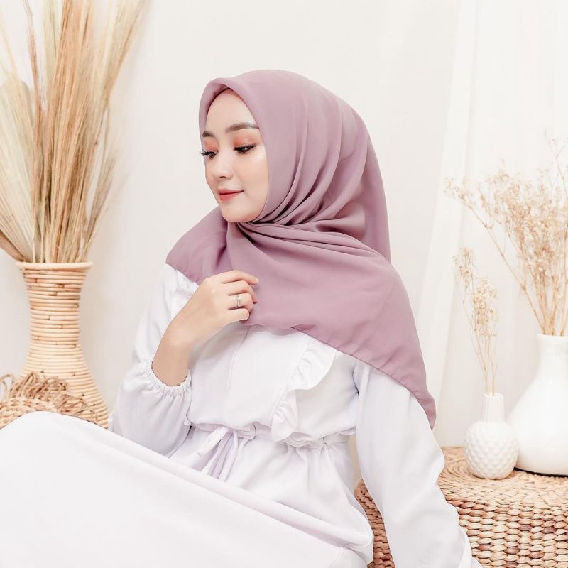 hijab bella square / hijab segi empat / hijab pollycotton / kerudung segi empat / jilbab segi empat