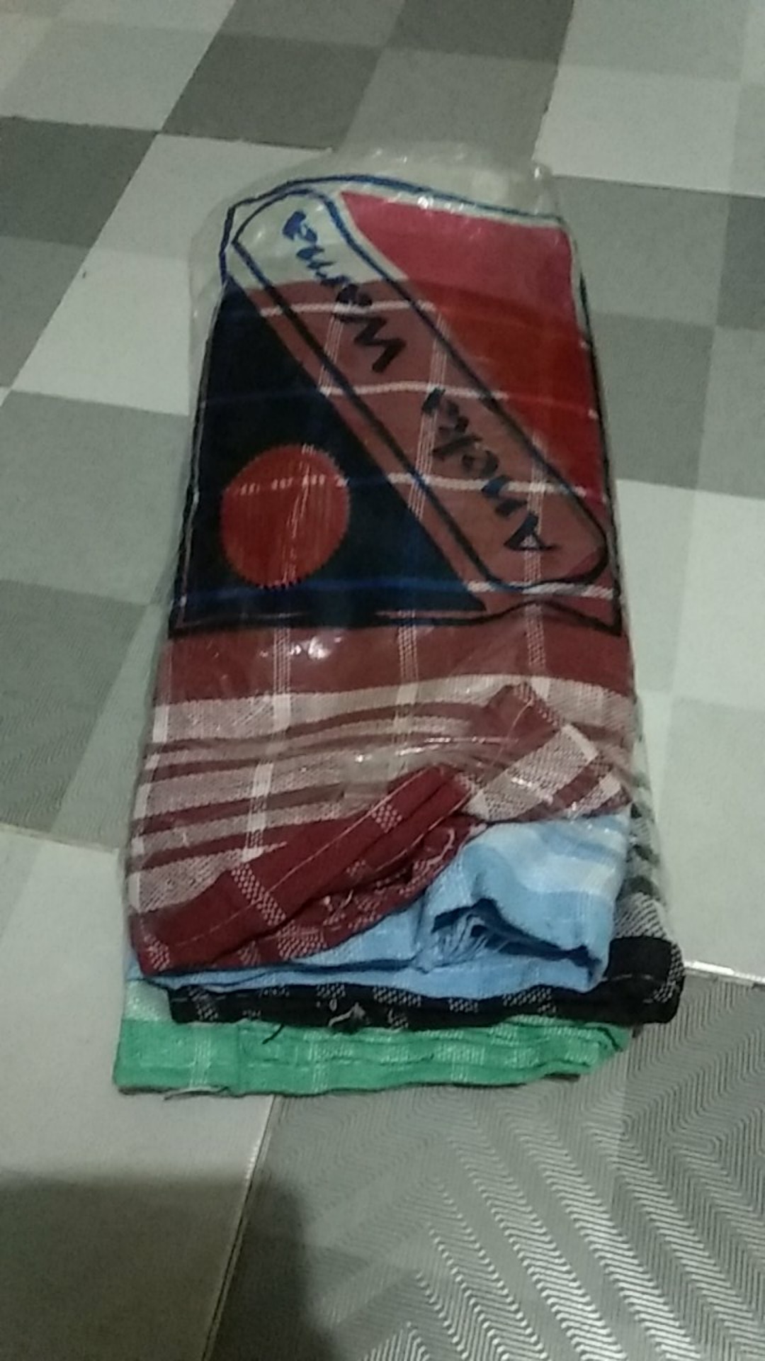 Serbet Kotak-kotak Tebal Merk Aneka Warna 51x51cm 1 Lusin Isi 12 Pcs