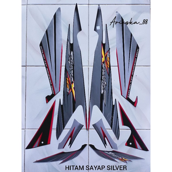 Striping Supra X 125 2005 D 2006 Hitam Sayap Silver Std velg ruji | stiker bodi supra x 05