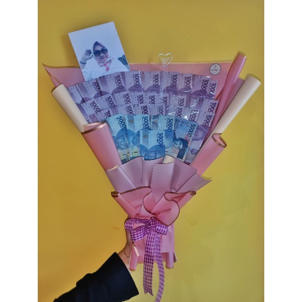 

Money Bucket Vini Hampers