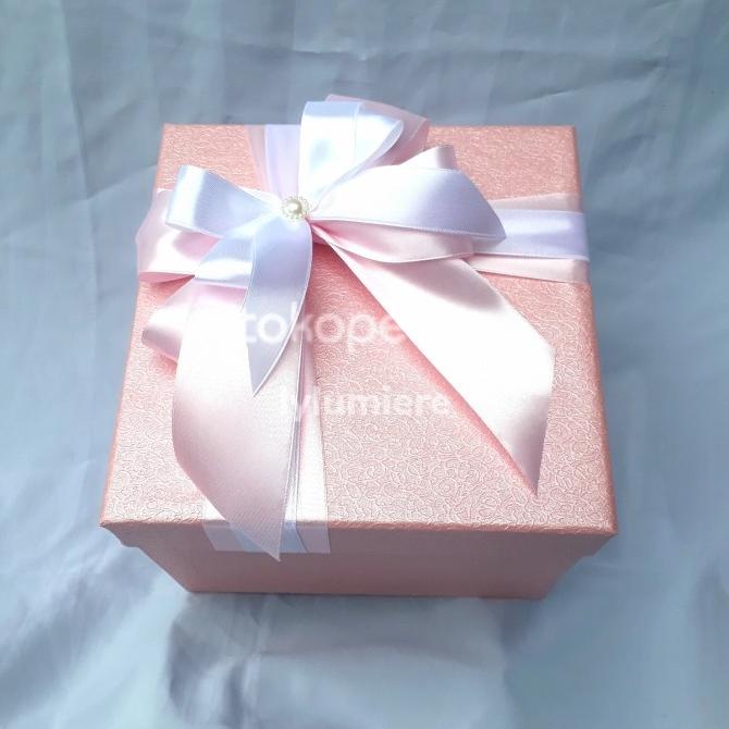 

Sale!!! Kotak Kado Gift Box Hampers 20X20X15 - Paling Dicari