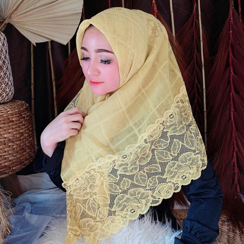 hijab segi empat by shellasaukia