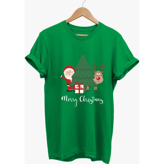 KAOS NATAL SANTA DAN RUSA BELAKANG POHON MERRY CHRISTMAS KATUN. COMBED 30S