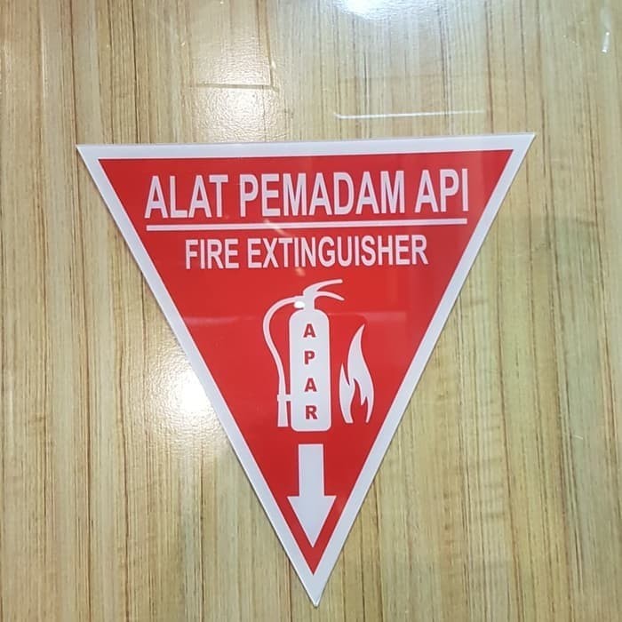 

SIGN AKRILIK K3 RAMBU SAFETY SEGITIGA APAR REFLEKTIF 20X20CM SAFETY
