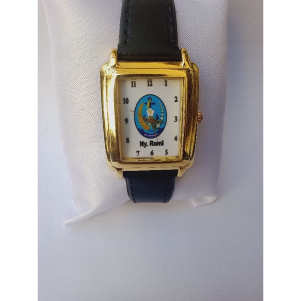 jam tangan cewek kotak gold