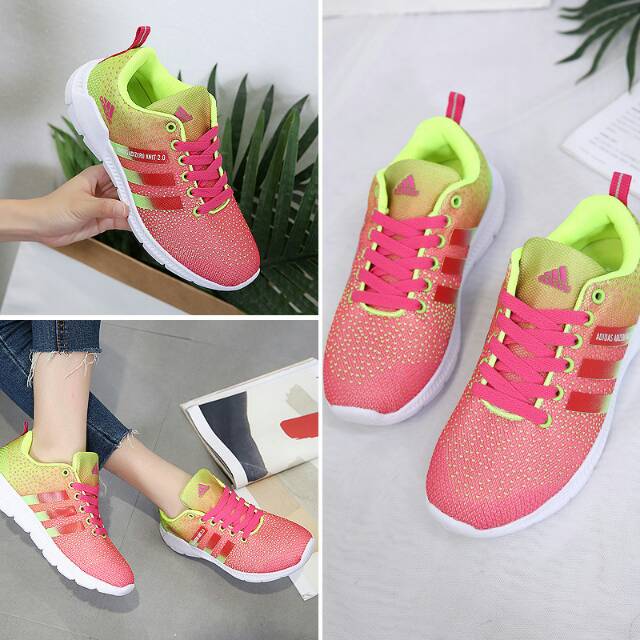 Sepatu olahraga pria adidas