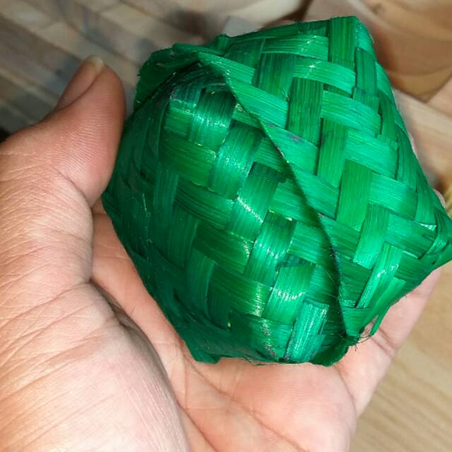 BESEK BAMBU KECIL TEMPAT OLEH SOUVENIR GERAISURYA