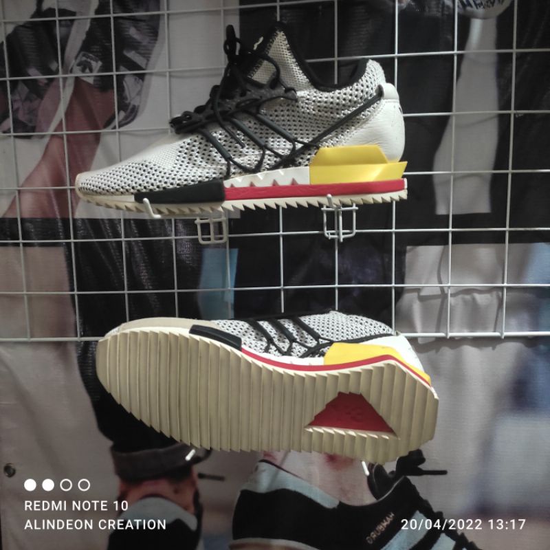 sepatu adds Y3