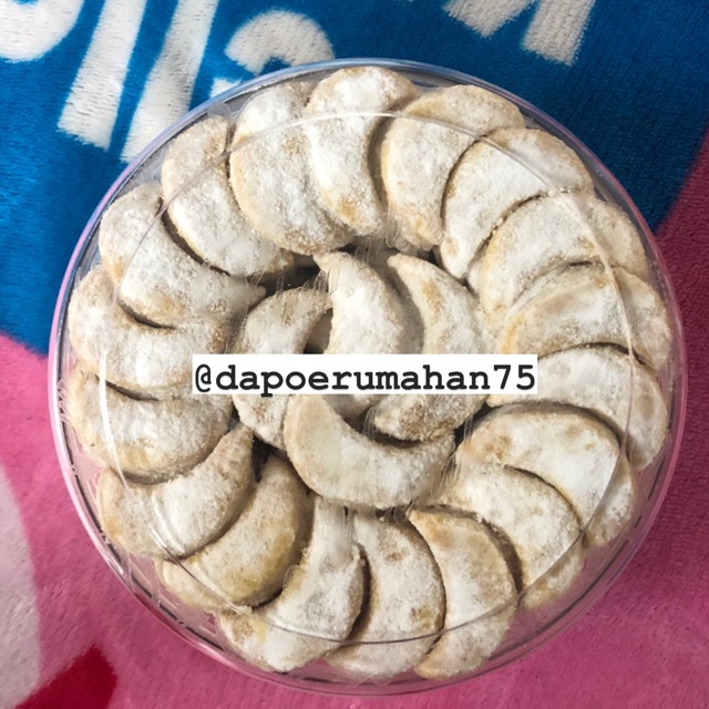 

Kue Putri Salju (kue lebaran)