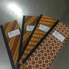 

Buku Ekspedisi / Setengah Folio Hard Cover Ria 100 lembar -1pcs