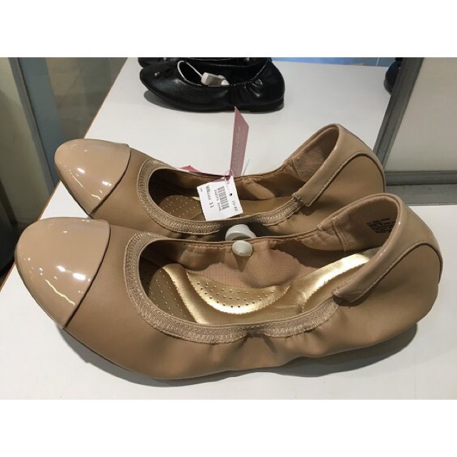 CLAIRE GLOSSY DEXFLEX FLAT SHOES