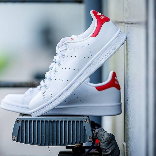 Sepatu Sneaker Adidas Stan Smith Red