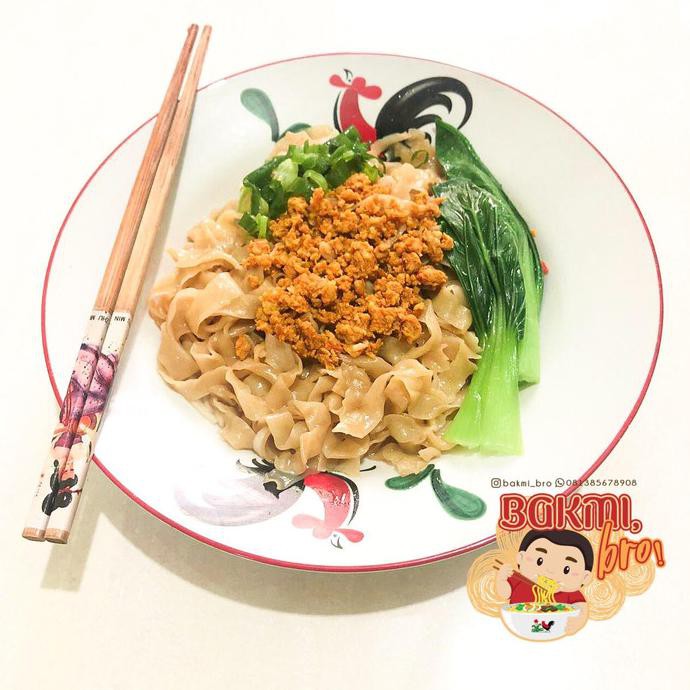 

Terlaris# (Bro Kitchen) Bakmi Bro, Mie Lebar Rica Frozen Noodle Homemade (Babi)