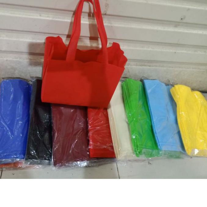 

tas kain bento bahan 70 gram isi 12 pcs dan
