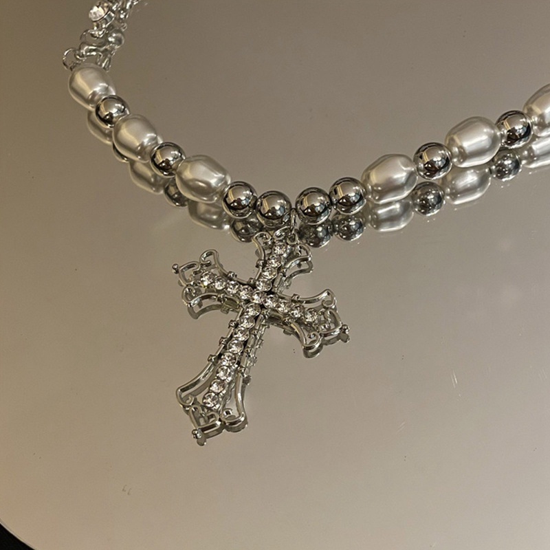 Kalung Rantai Klavikula Hias Liontin Mutiara Salib Gaya Retro Untuk Wanita