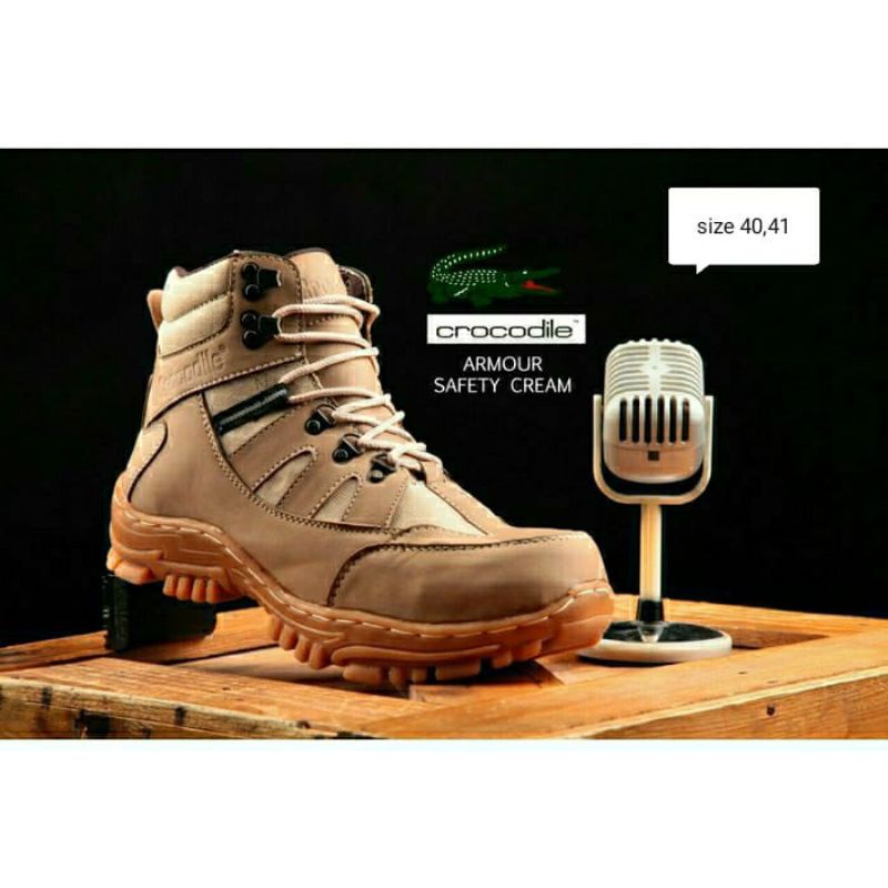 SEPATU BOOTS ARMOUR
