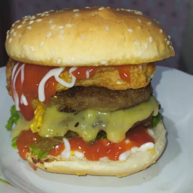 

Burger Beef Egg Mozarella