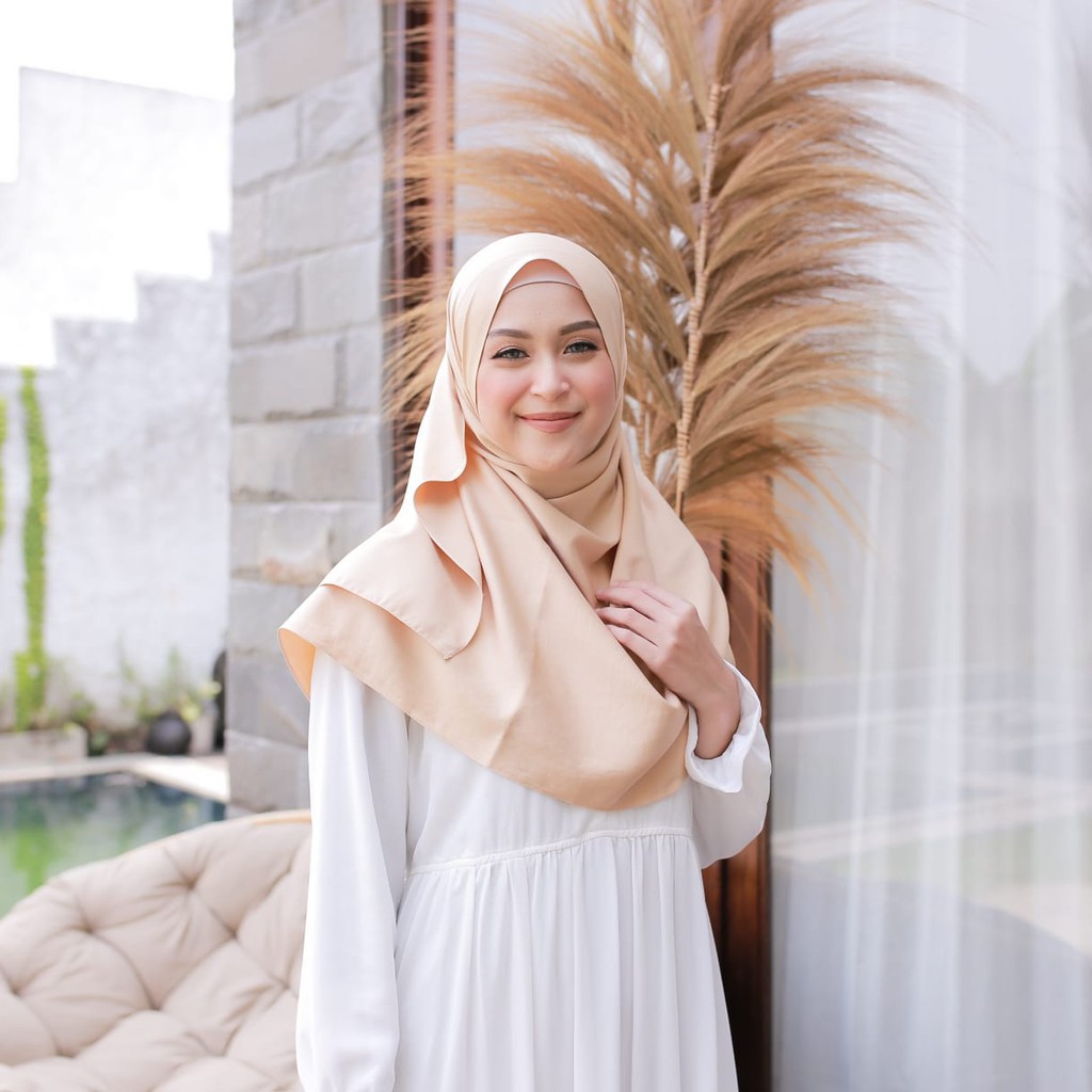HIJAB JILBAB KERUDUNG PASHMINA SABYAN PREMIUM SATIN VELVET-CREAM