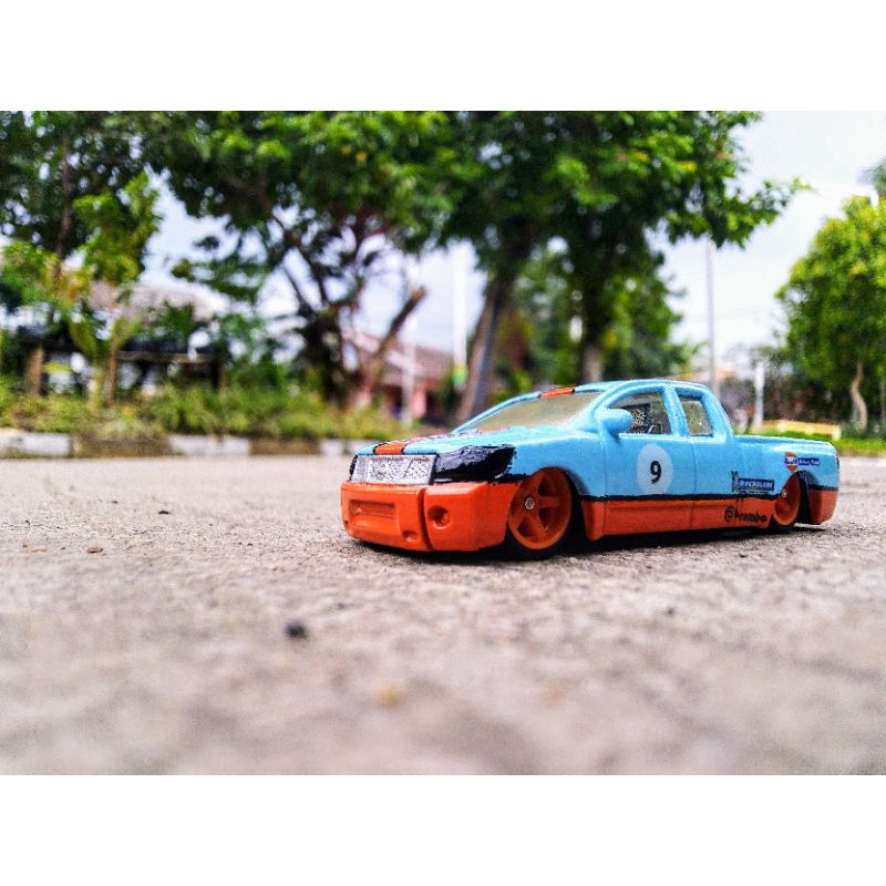 HOTWHEELS Customize Nissan Titan - 2022