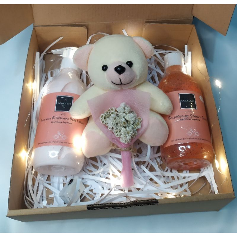 Classica || Hampers Scarlett / gift box / Kado ulang tahun cewek / wisuda / wedding / anniversary