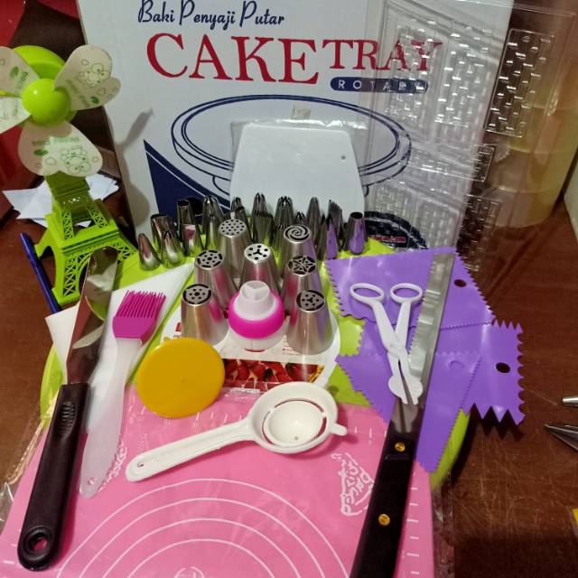 

Paket Dekorasi Cake Ultah (P3)