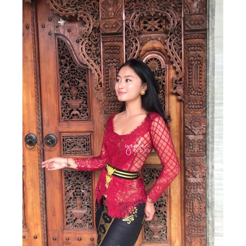 Set Kebaya Bali Jadi semi italy maroon dengan rok duyung/mermaid | Kebaya Wisuda