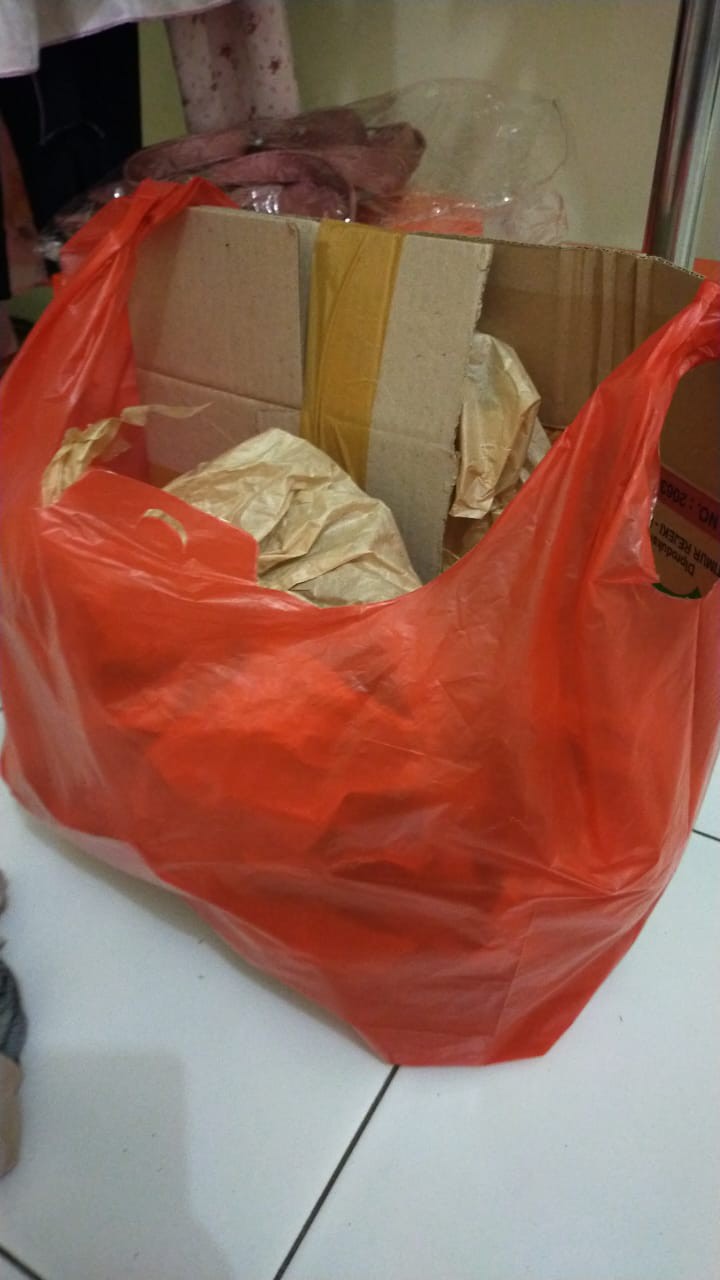 Teko Hias Cangkir Gantung Dari Kayu Hiasan Meja Kayu Jati
