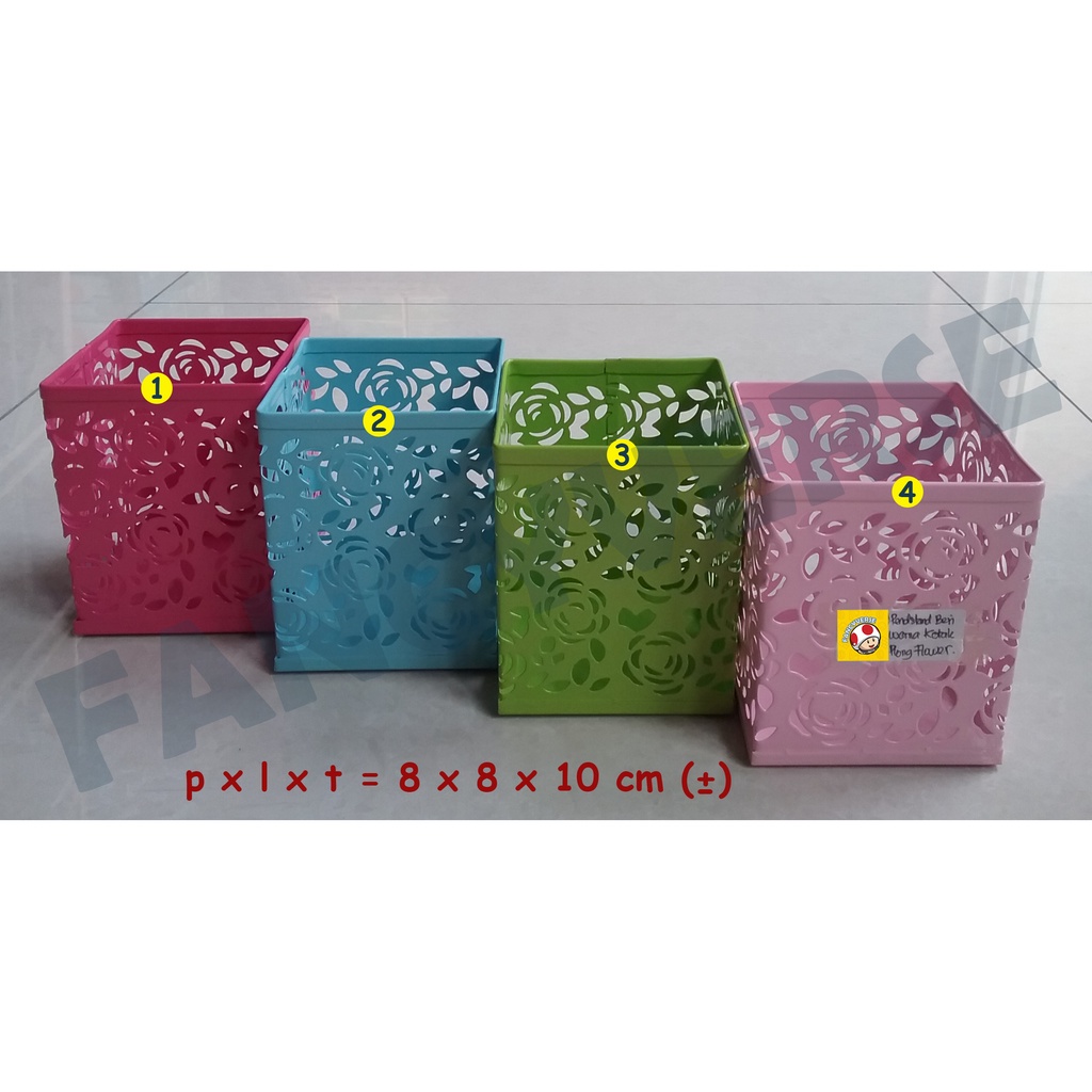 

Pen Holder Besi Motif Bunga Warna Kotak / Pen Stand Tempat Alat Tulis