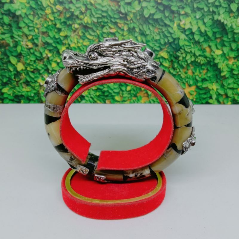 Gelang akar bahar gringsing