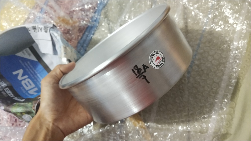 Kiwi Loyang Bulat Pressed Diameter 18cm Tinggi 7cm