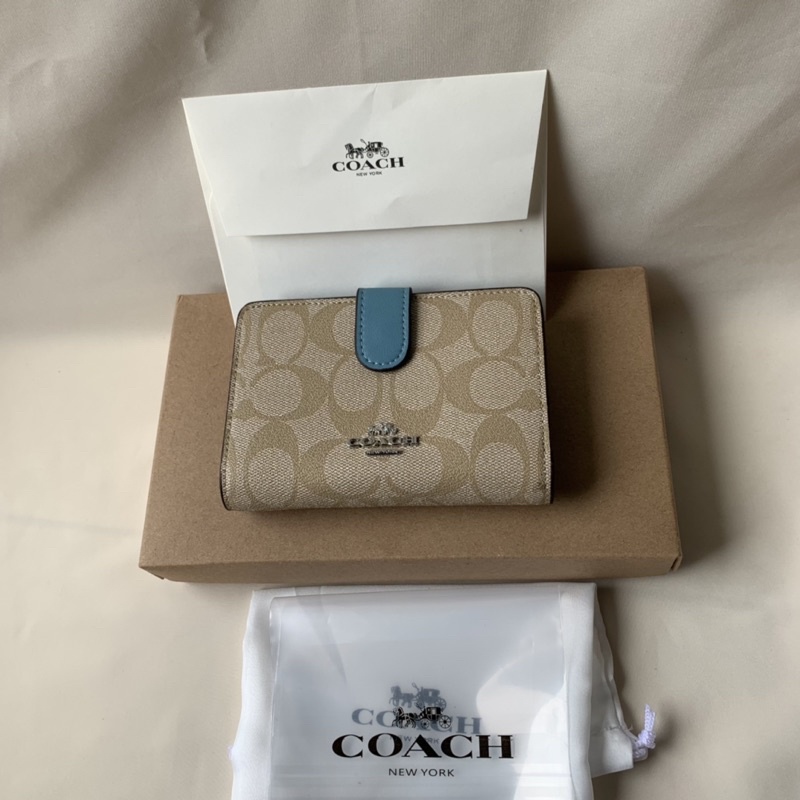 COACH MEDIUM CORNER ZIP WALLET KHAKI BERRY (F39127)