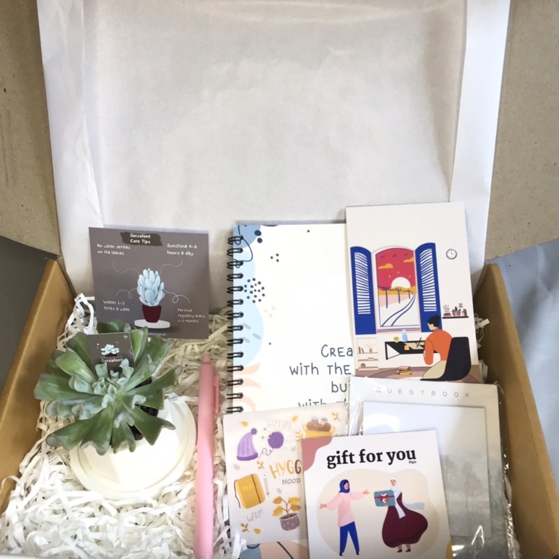 

Giftbox Hampers Wisuda / Sidang / Ulang Tahun / Note Book