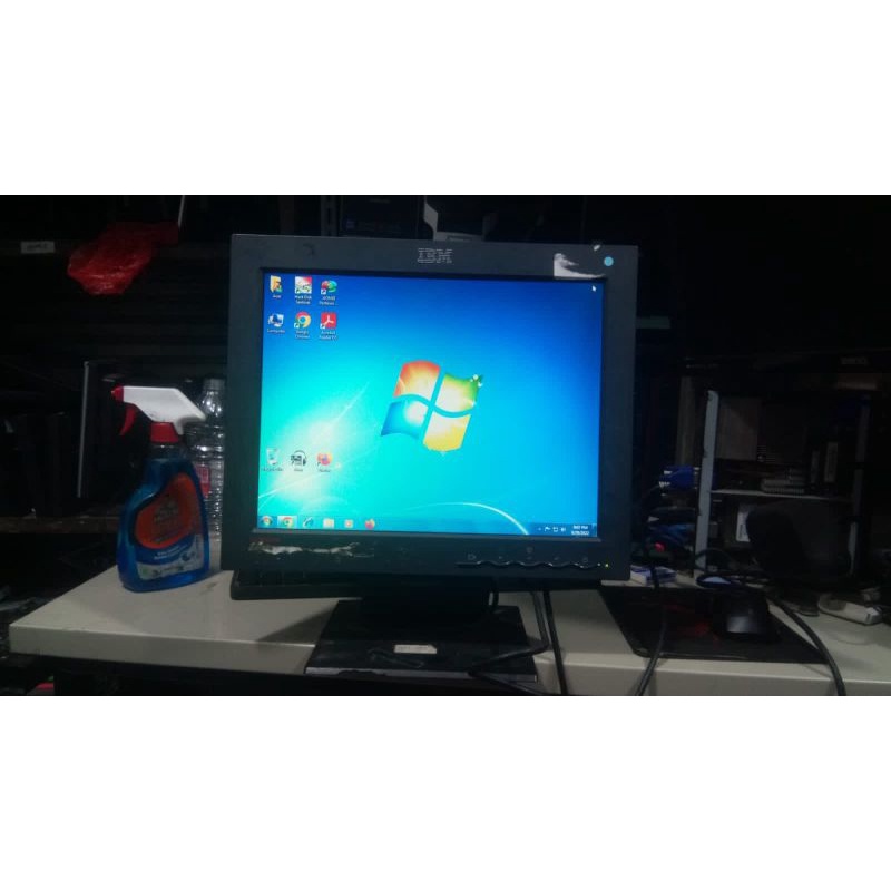 Monitor Lcd 17 inch Kotak