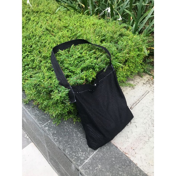 tote bag hitam polos (unisex)