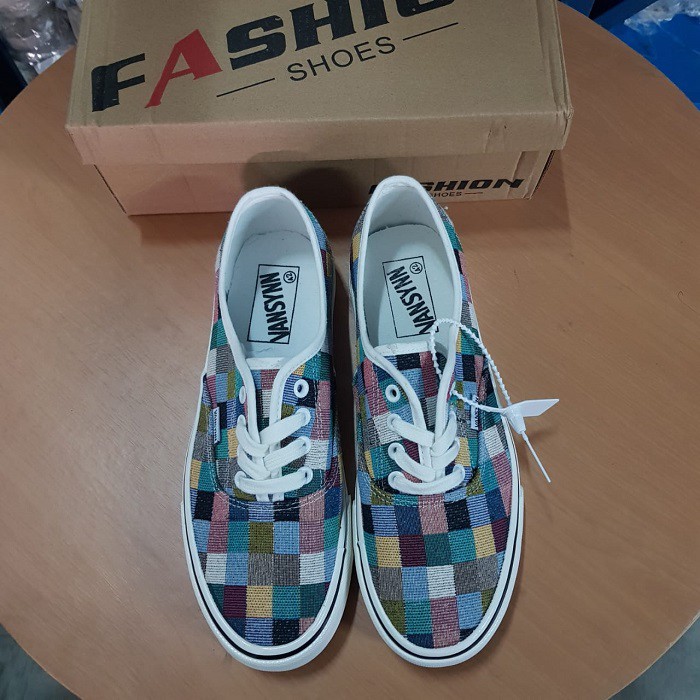 COD BAYAR DITEMPAT!!! Plaid Canvas Sneakers (With Box)